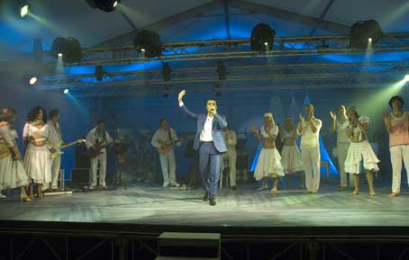 'Canto per amore', Sal Da Vinci incanta il pubblico