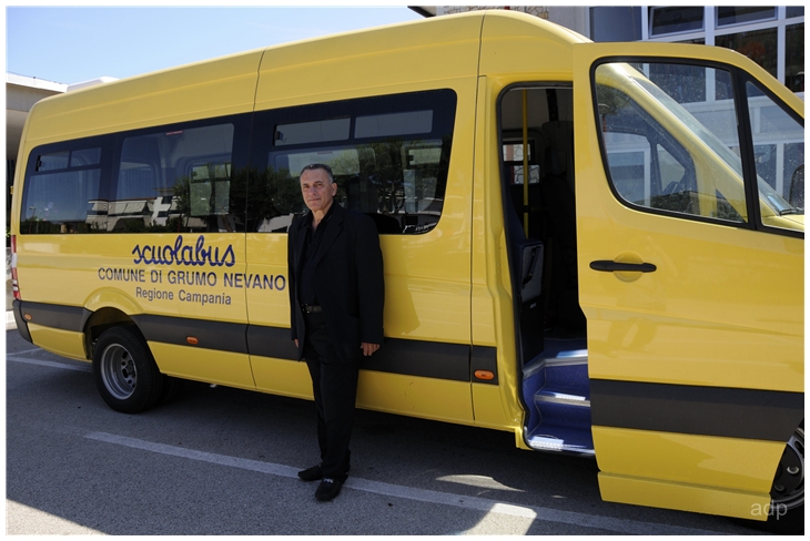 Da oggi Grumo Nevano ha anche lo scuolabus